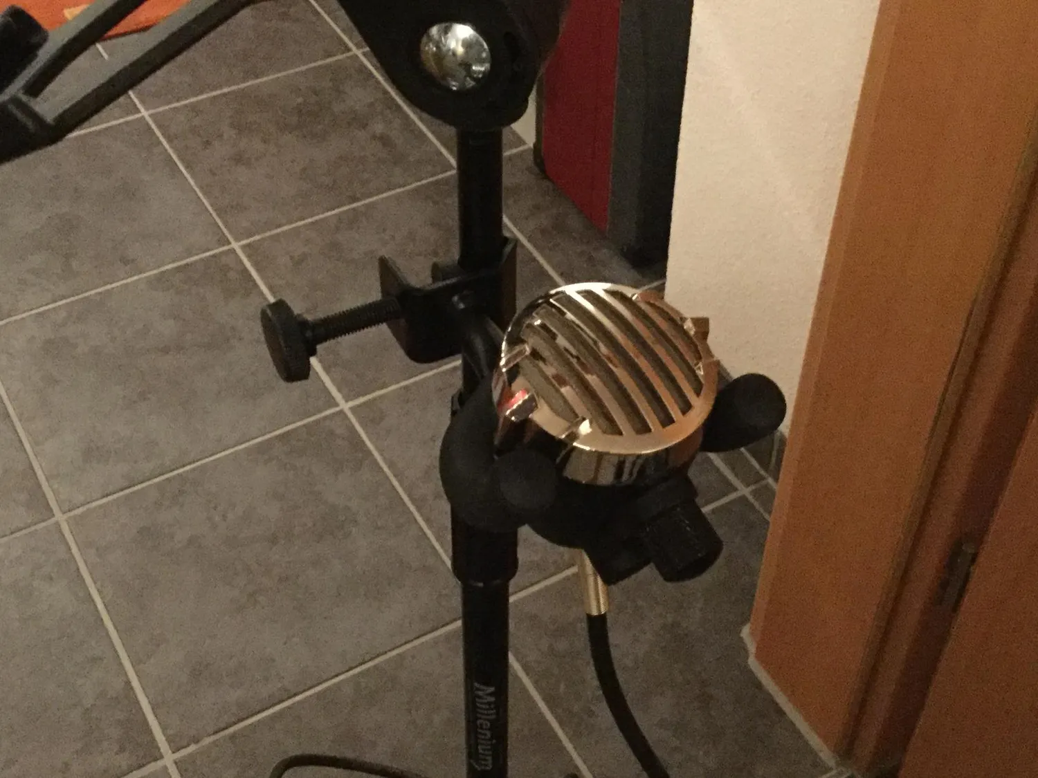 Rocktile GHMS-10 Gitarrenhalter für Mikroständer schwarz