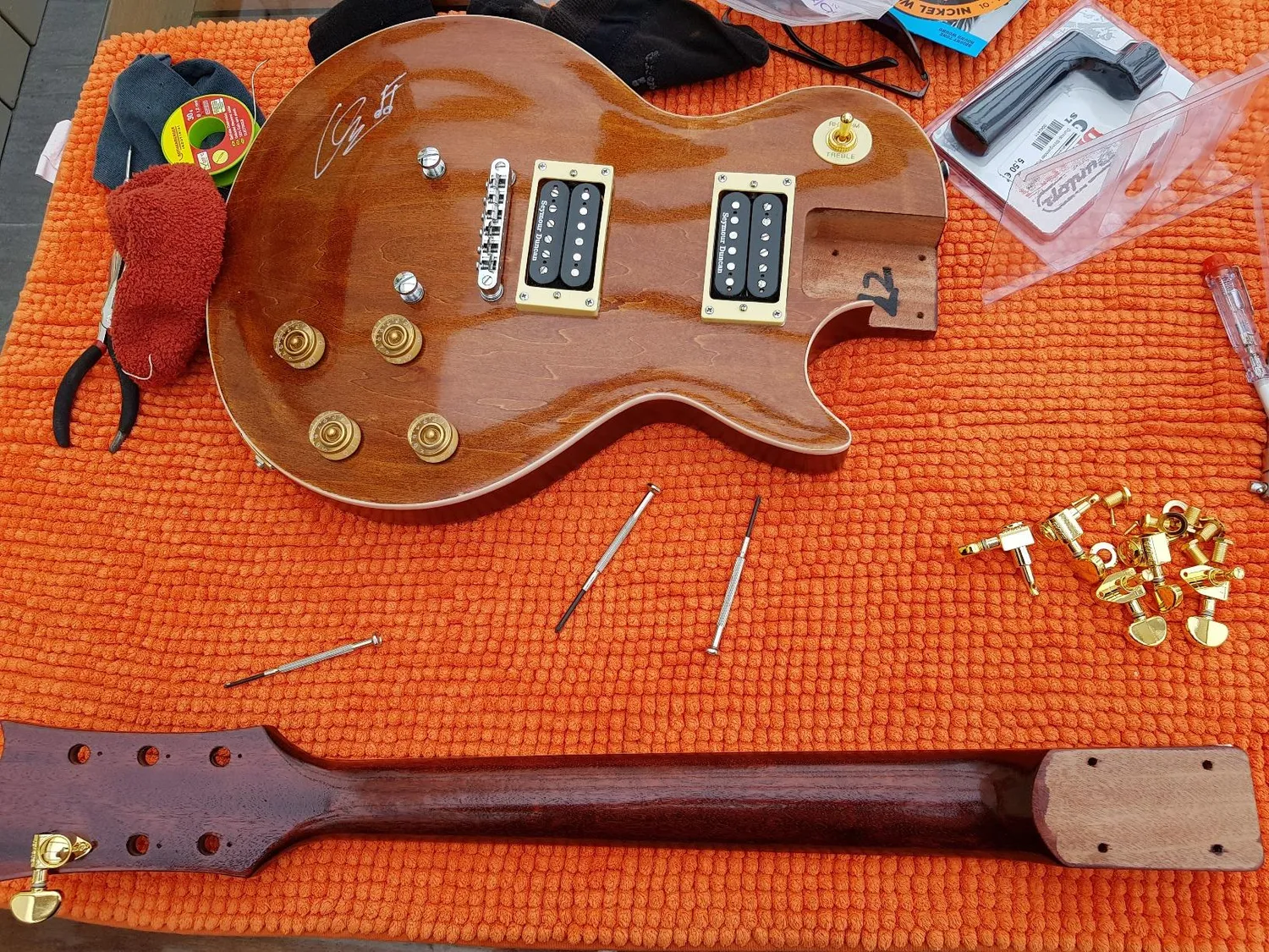 Rocktile Single Cut E-Gitarren-Bausatz Mahagoni Humbucker