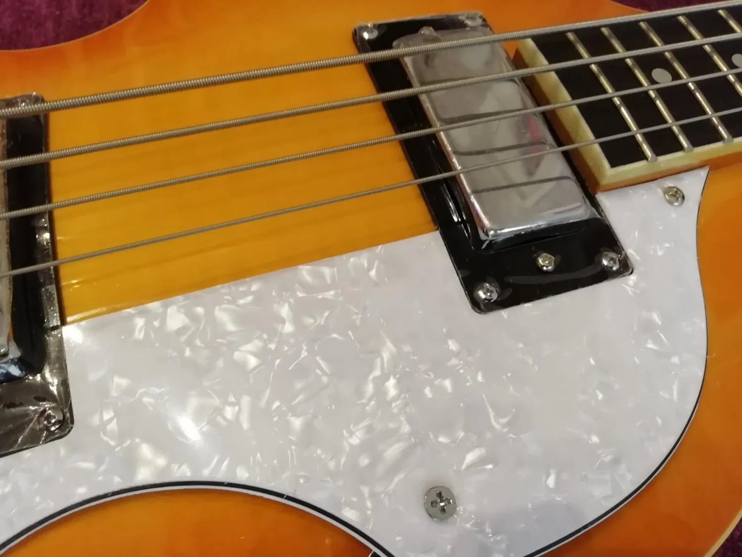 Rocktile VB-1 Sir Paul Violinbass Hollowbody Sunburst