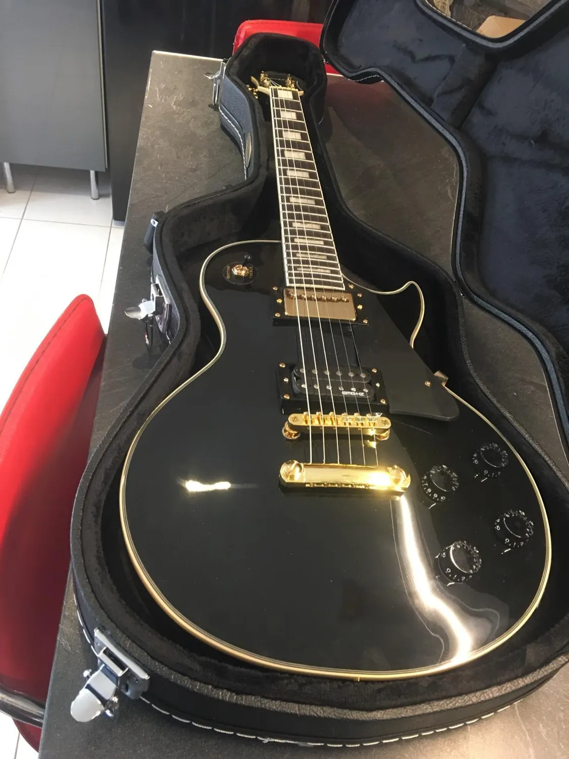 Rocktile Deluxe Gitarrenkoffer E-Gitarre Strat Schwarz