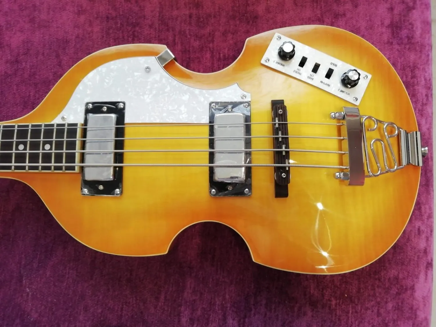 Rocktile VB-1 Sir Paul Violinbass Hollowbody Sunburst