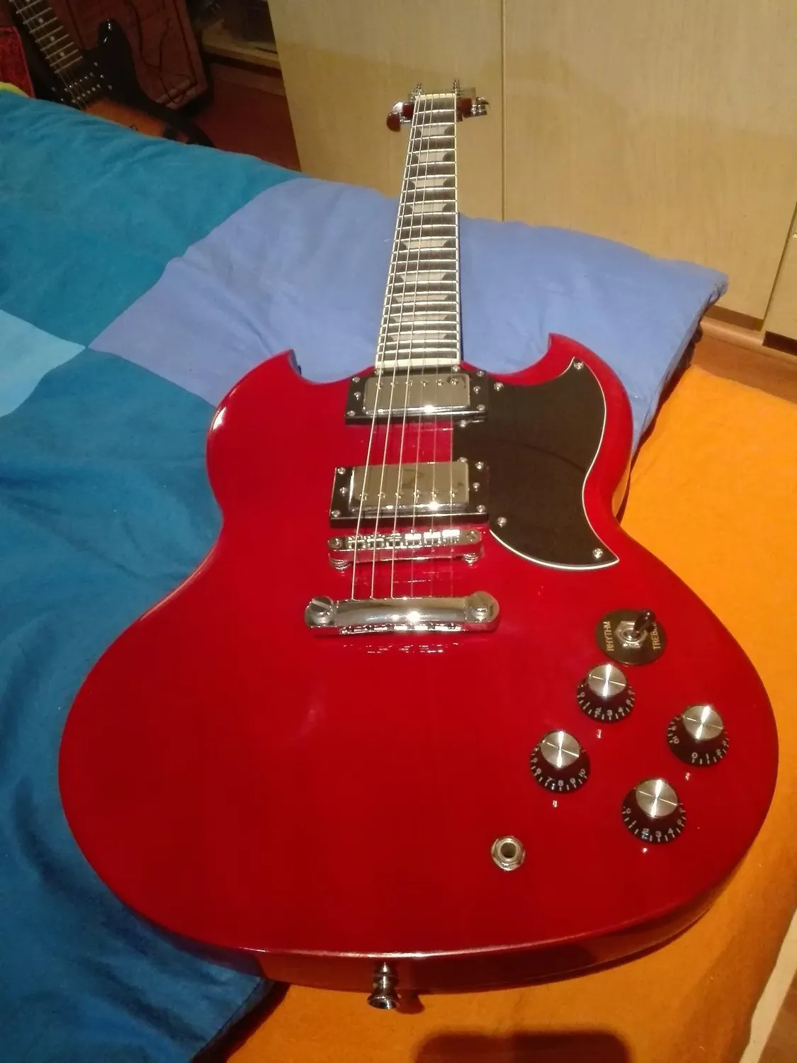 Rocktile Pro S-Red E-Gitarre Doublecut Heritage Cherry