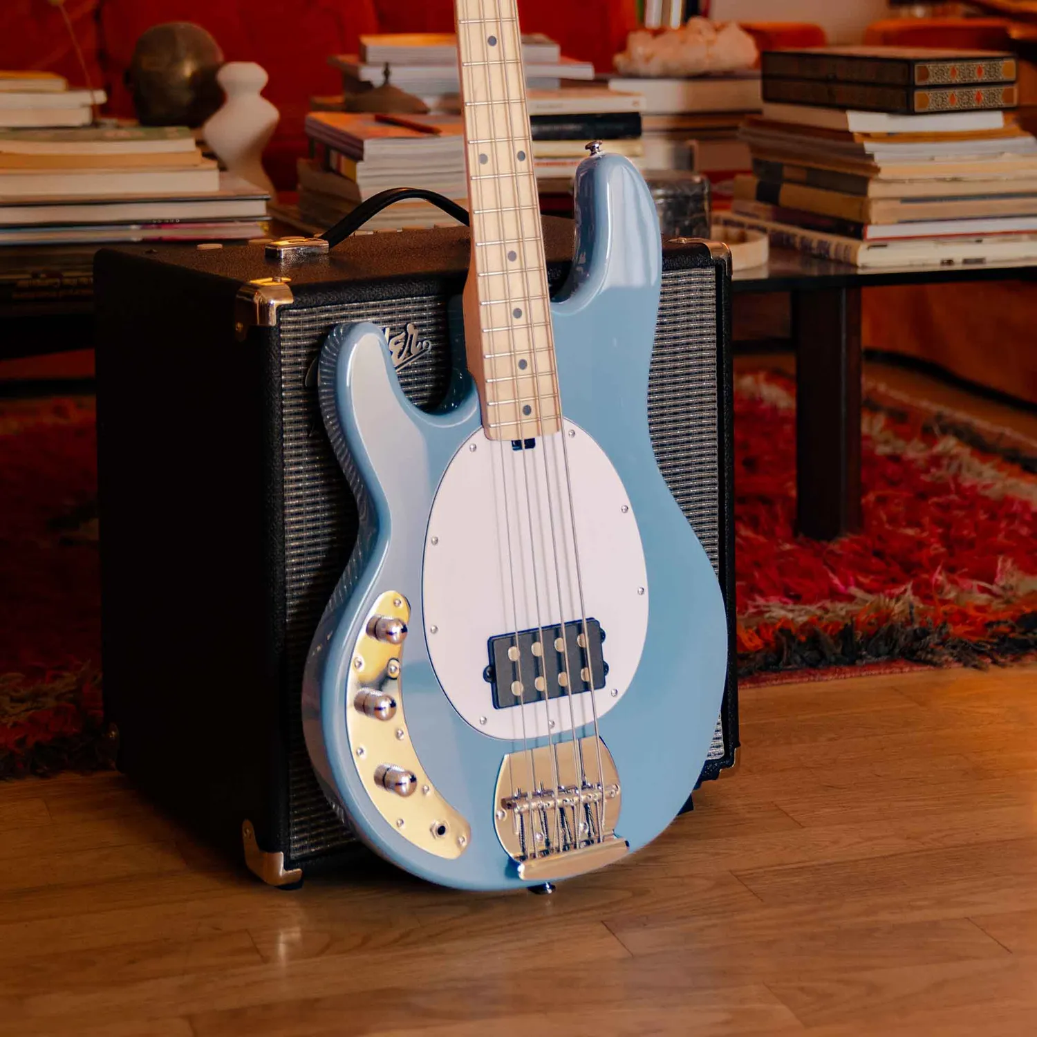 Sterling SUB StingRay RAY4 E-Bass Linkshänder Chopper Blue aktiv