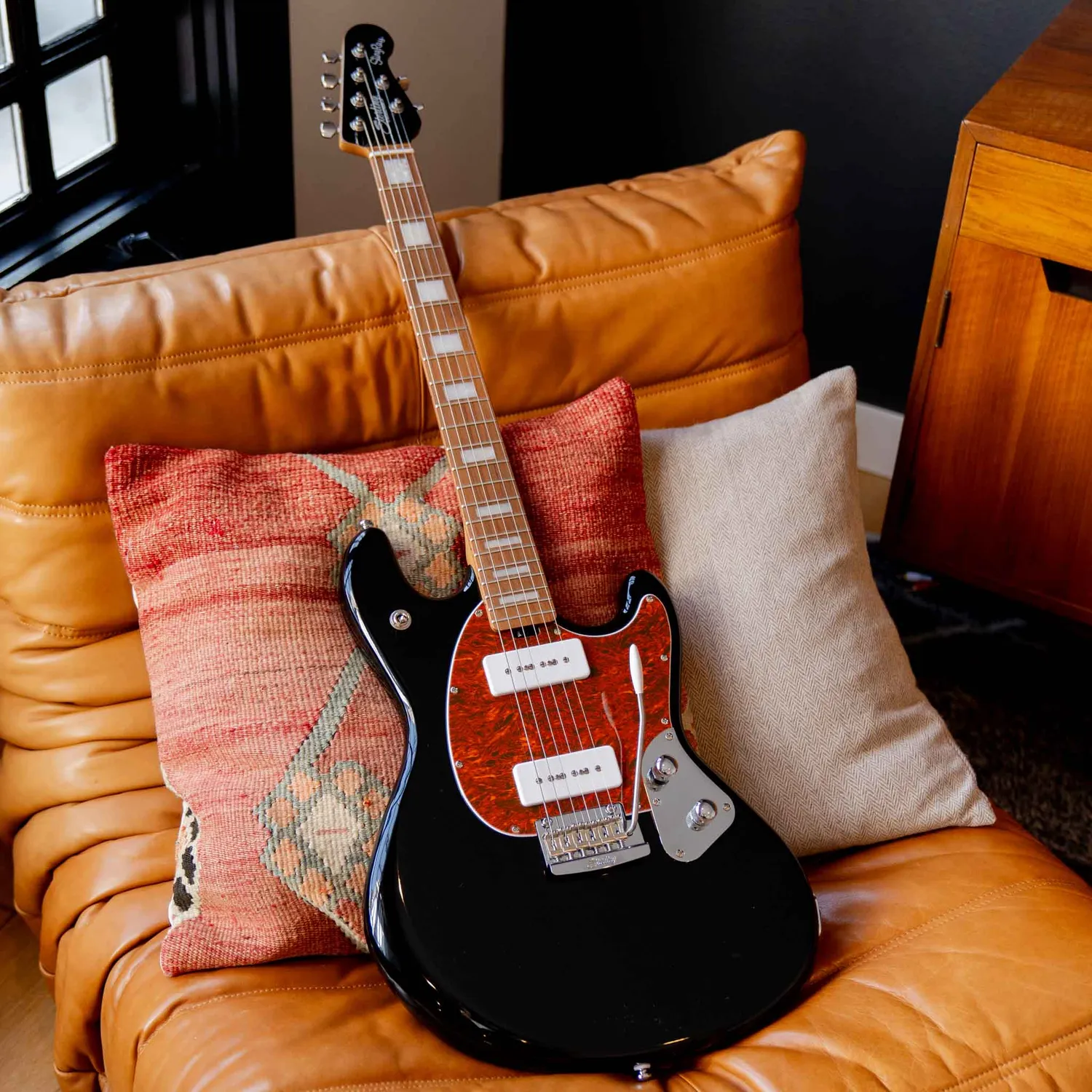 Sterling Standard Series StingRay Plus E-Gitarre Black P90