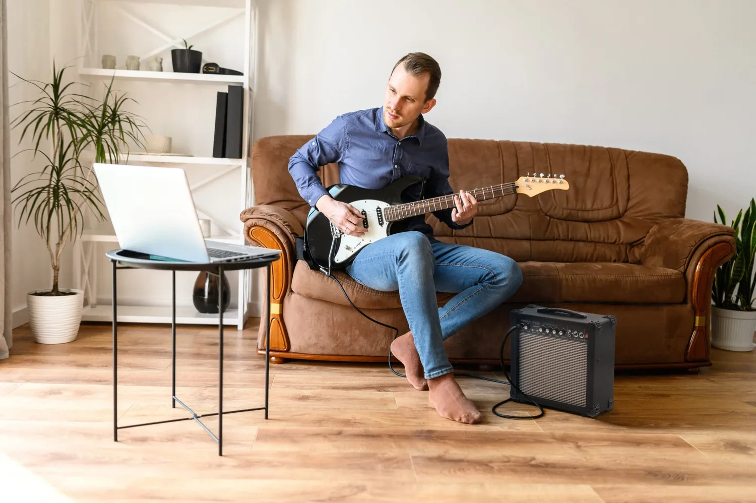 Rocktile Scream 15 Gitarrenverstärker 15 Watt Combo
