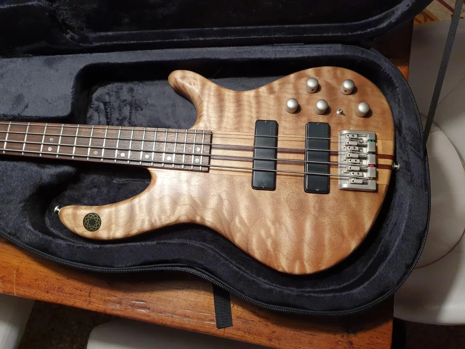 Rocktile Gitarrenleichtkoffer E-Bass Lightcase 120 cm schwarz
