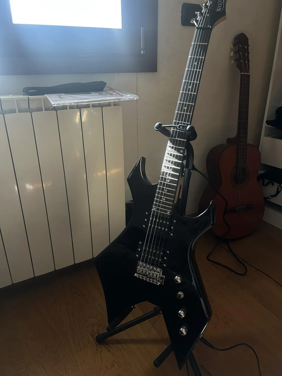 Rocktile Heavy Warhead E-Gitarre Black Gloss 24 Bünde