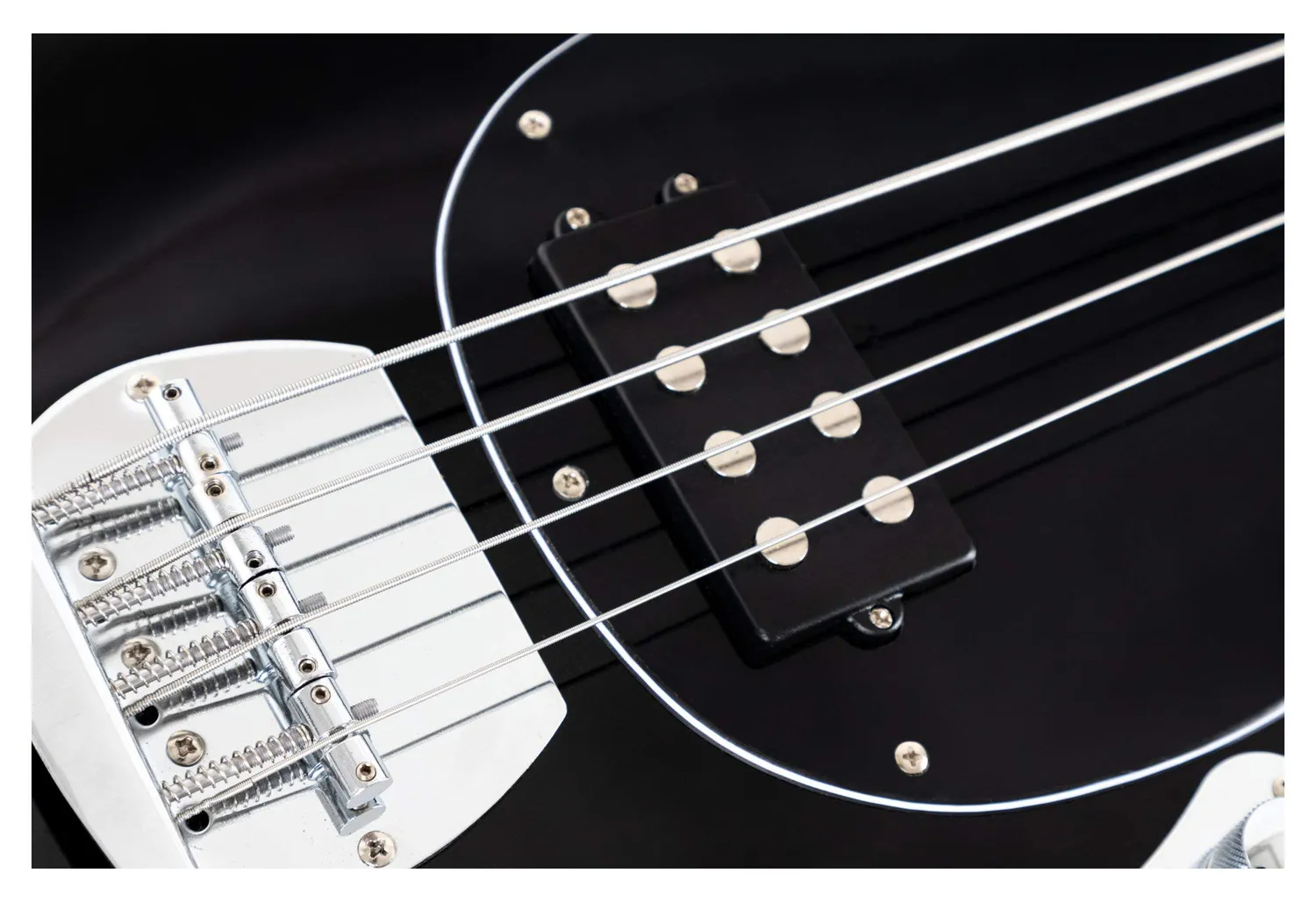 Rocktile MB-4 BK E-Bass Schwarz 4-saitig Linde