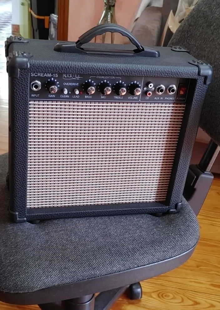 Rocktile Scream 15 Gitarrenverstärker 15 Watt Combo