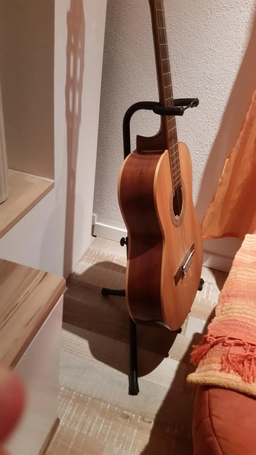 Rocktile GSN-01 Gitarrenständer Schwarz höhenverstellbar