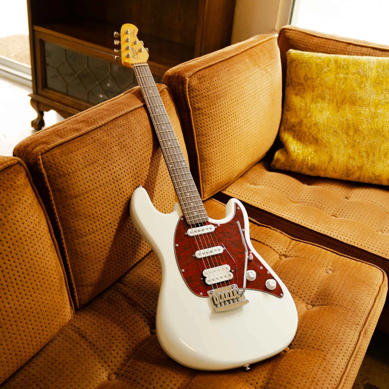 Sterling SUB Cutlass E-Gitarre Olympic White HSS