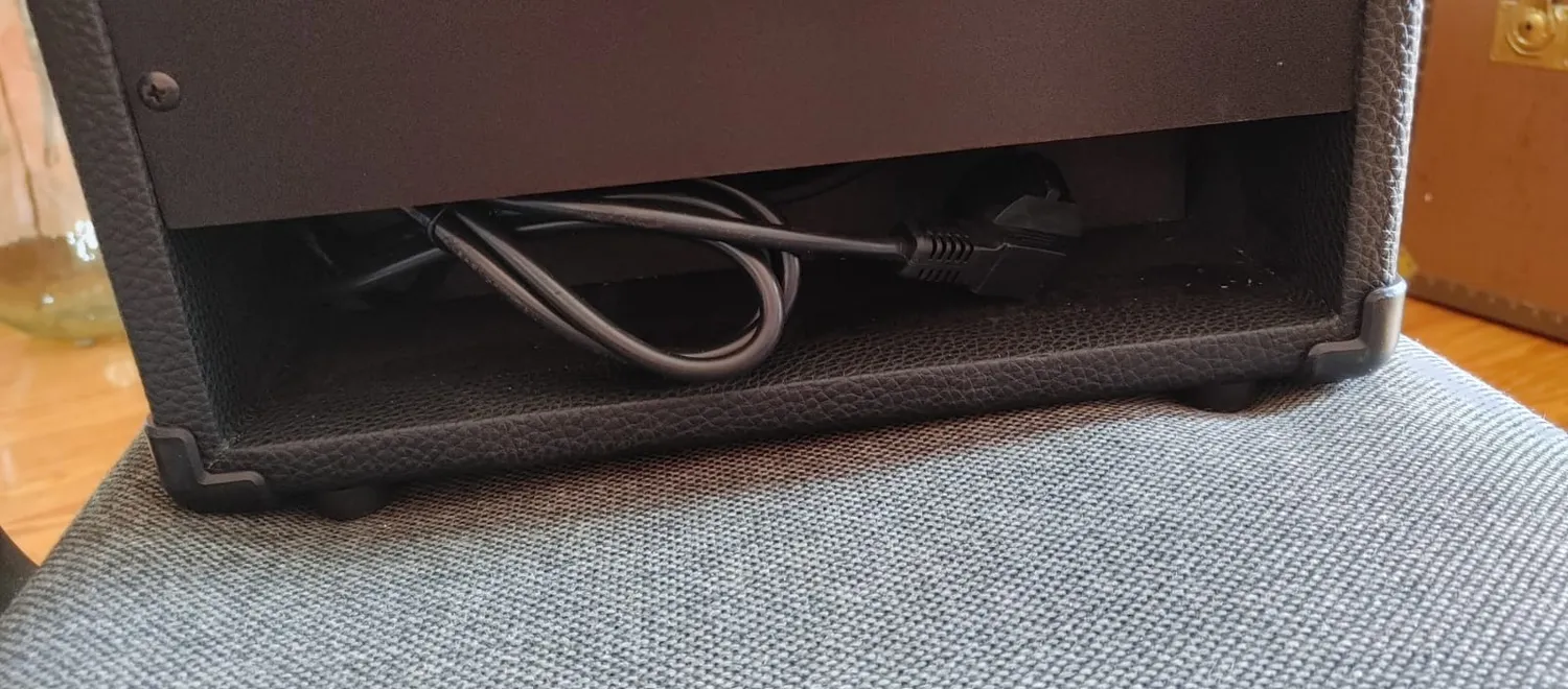 Rocktile Scream 15 Gitarrenverstärker 15 Watt Combo