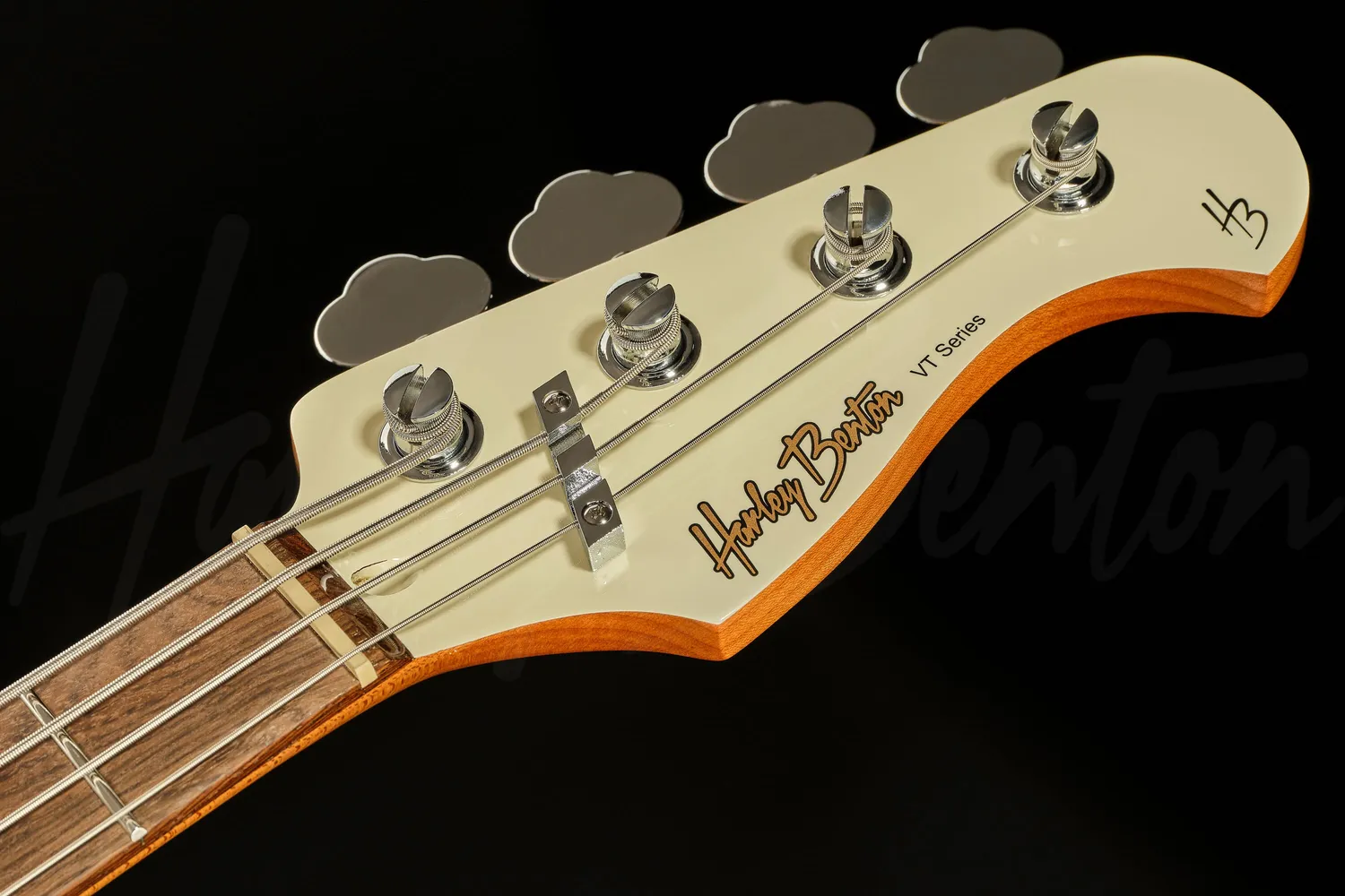 Harley Benton PB-62CC OW E-Bass Vintage Split-Coil weiß