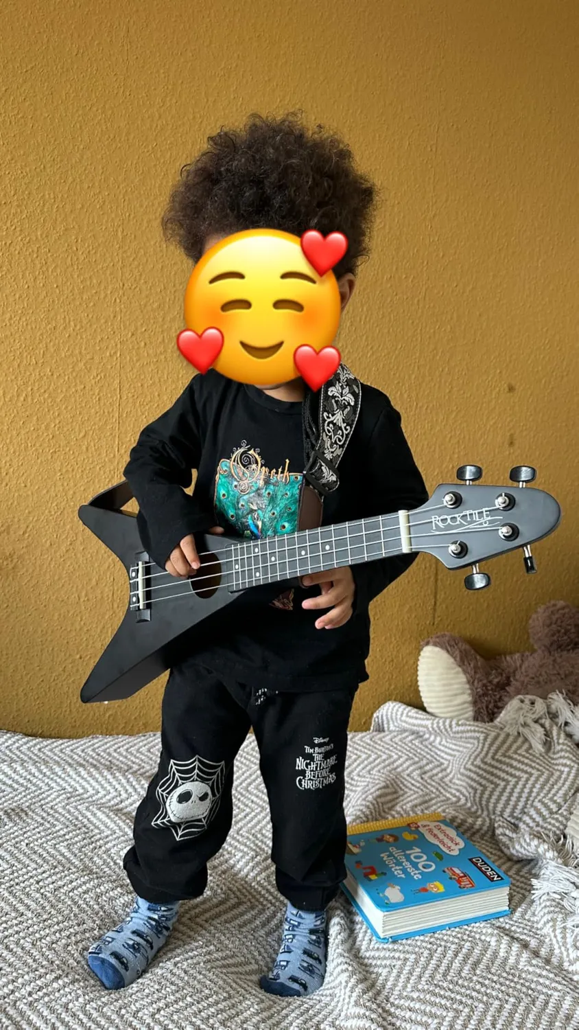 Rocktile FV-04 BK Ukulele Sopran schwarz Heavy