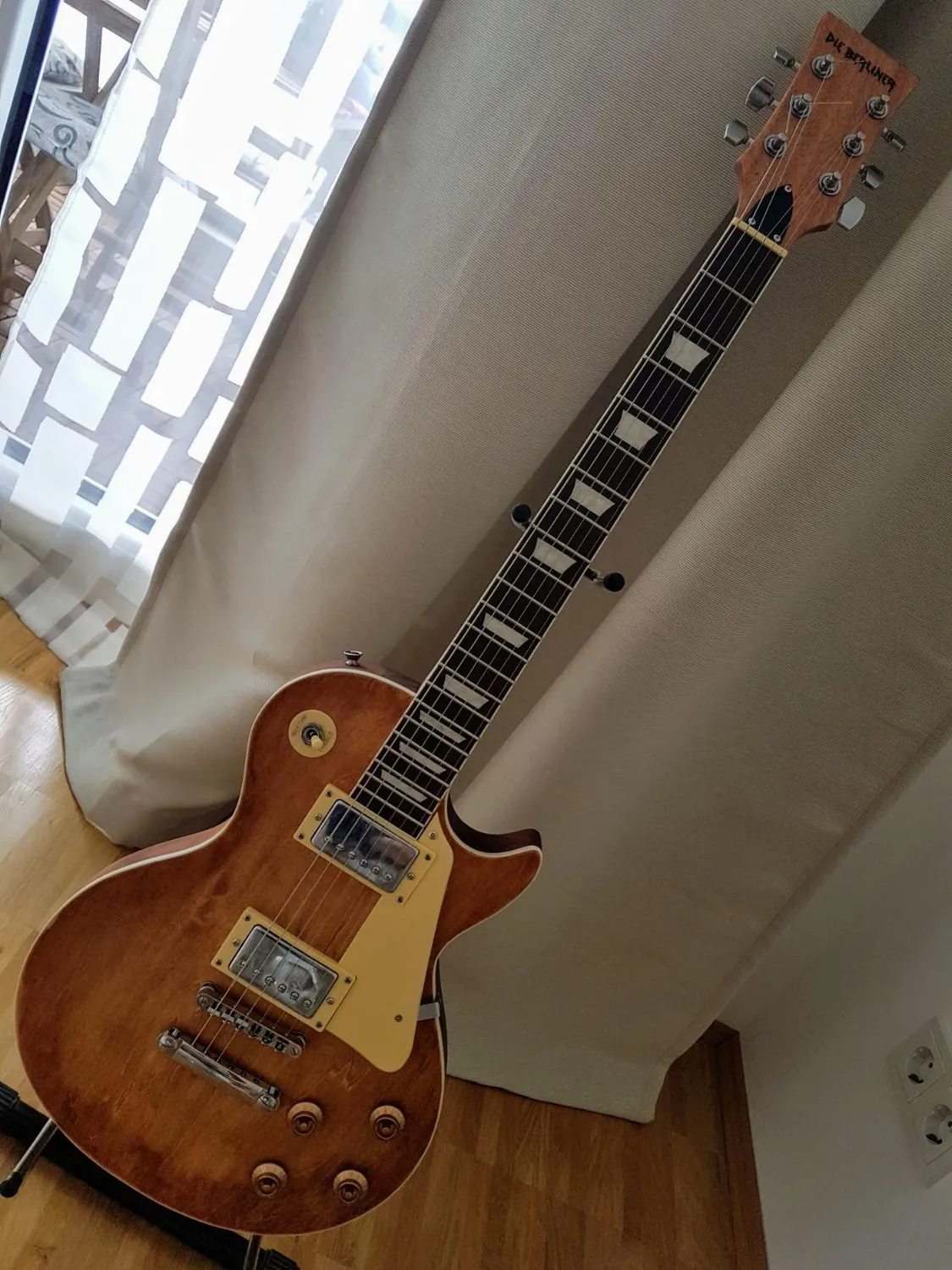 Rocktile Single Cut E-Gitarren-Bausatz Mahagoni Humbucker