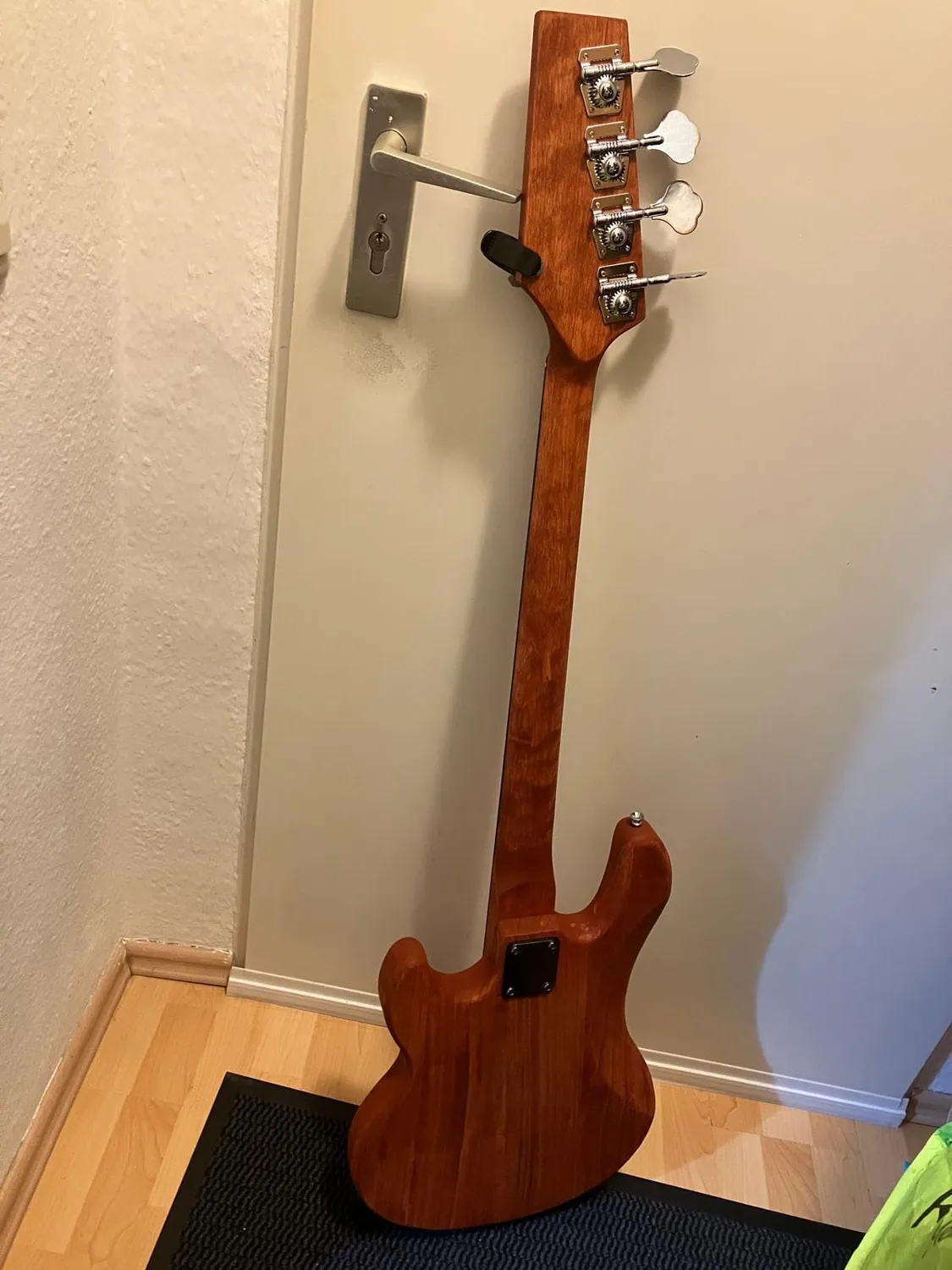Rocktile MM-Style E-Bass Bausatz Paulownia natur