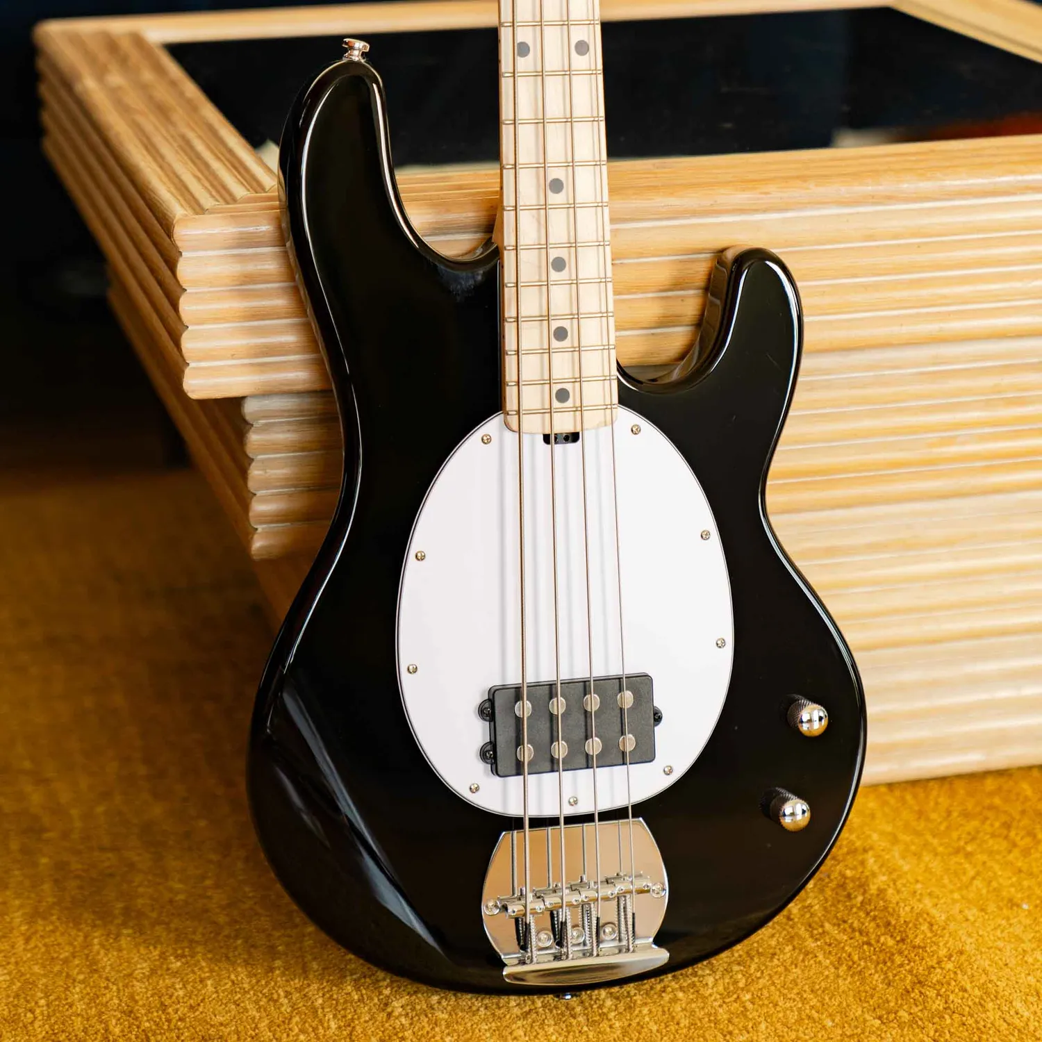 Sterling Intro Series StingRay E-Bass Schwarz