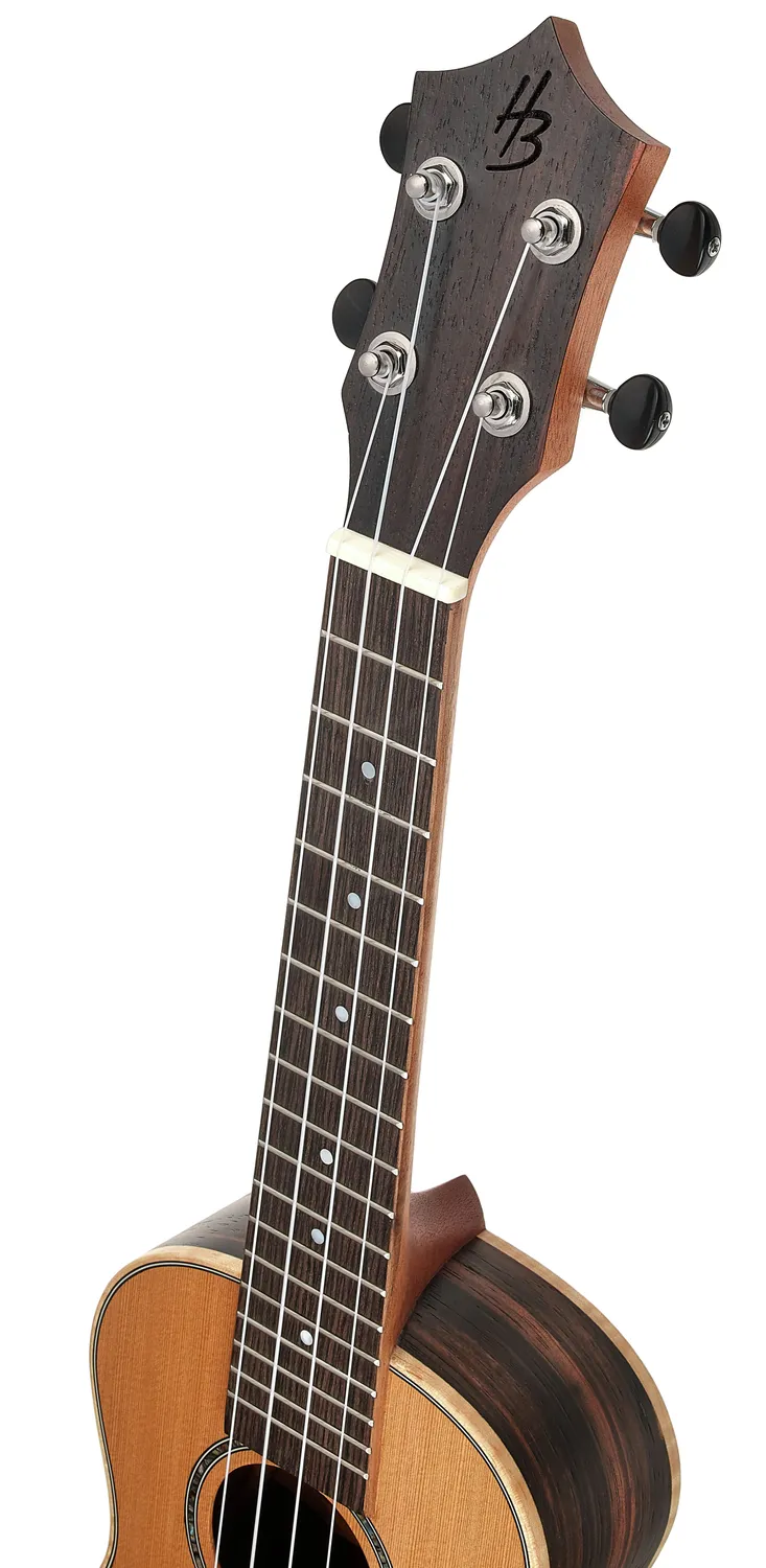 Harley Benton Hawaii Cedar Concert Ukulele Zeder