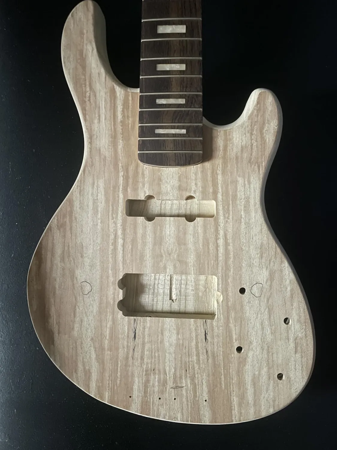 Rocktile JBH5-Style E-Bass Bausatz 5-saitig Paulownia