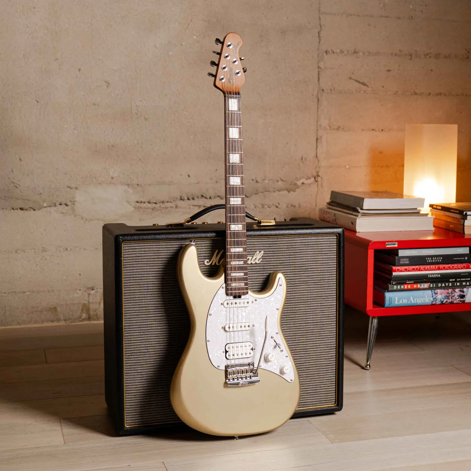 Sterling Cutlass CT50 Plus E-Gitarre Cashmere HSS