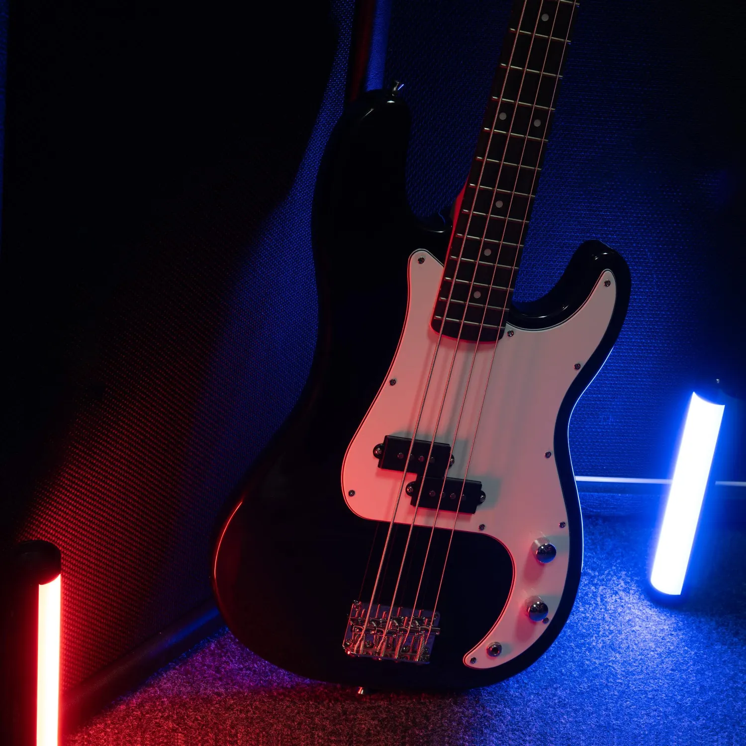 Rocktile Puncher Preci Style E-Bass Schwarz Split-Coil 4-Saiter